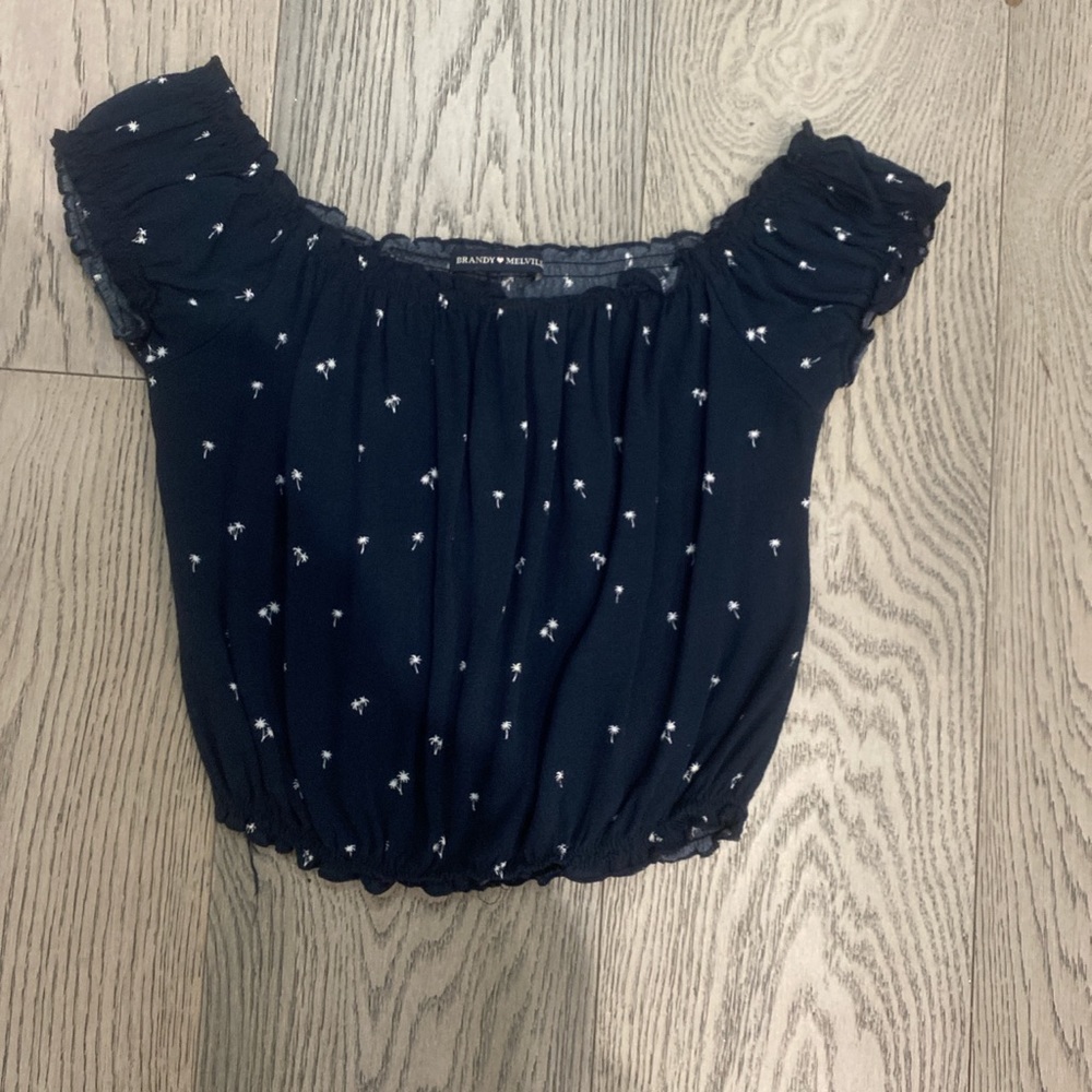 brandy melville rare off the shoulder top💌